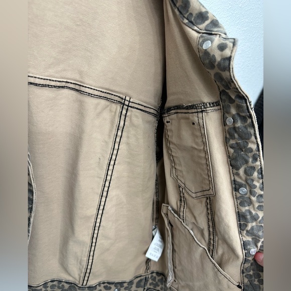 See Thru Soul Cheetah Jean Jacket, Size M - Picture 4 of 7